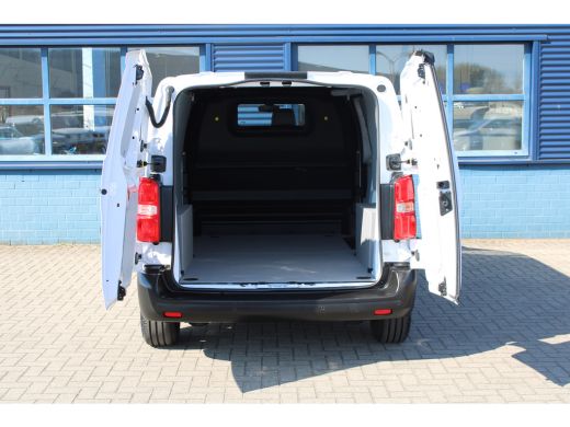 Peugeot e-Expert EV L2 75 kWh NAVIGATIE | BETIMMERING LAADRUIMTE | CAMERA | APPLE CARPLAY / ANDROID AUTO ActivLease financial lease