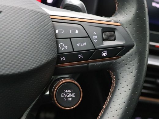 Seat Formentor 1.4 e-Hybrid VZ Performance 245 PK DSG supersport stuur, elektrische achterklep, dodehoeksensor, ... ActivLease financial lease