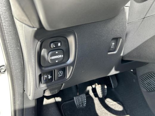 Toyota Aygo 1.0 VVT-i x-play ActivLease financial lease