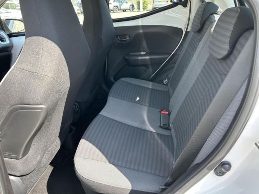 Toyota Aygo 1.0 VVT-i x-play ActivLease financial lease