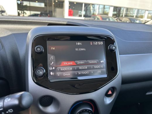 Toyota Aygo 1.0 VVT-i x-play ActivLease financial lease