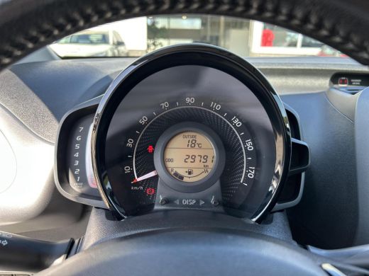Toyota Aygo 1.0 VVT-i x-play ActivLease financial lease