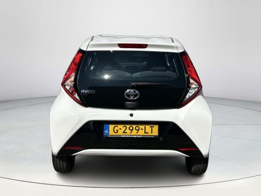Toyota Aygo 1.0 VVT-i x-play ActivLease financial lease