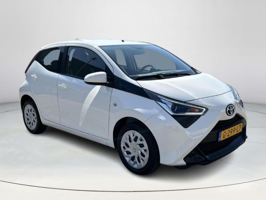 Toyota Aygo 1.0 VVT-i x-play ActivLease financial lease