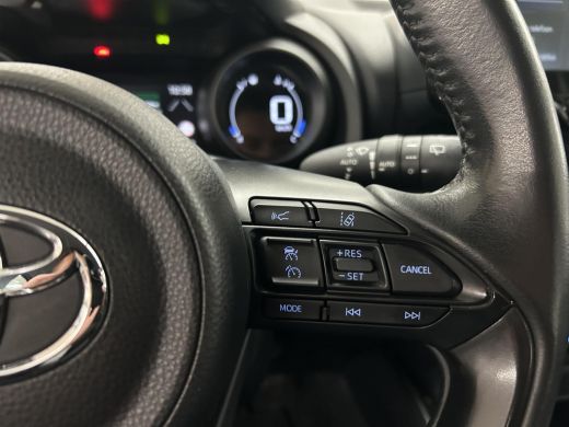Toyota Yaris 1.5 Hybrid Dynamic ActivLease financial lease