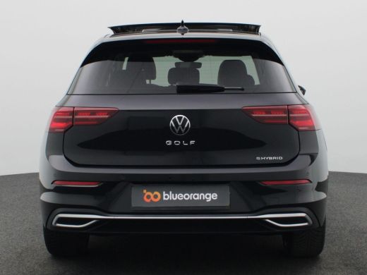 Volkswagen Golf 1.4 eHybrid Style 204 PK DSG Matrix LED, Panoramdak, Achteruitrijcamera, 18" Bergamo, Side Assist... ActivLease financial lease