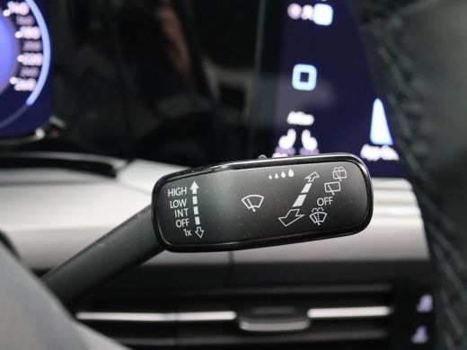 Volkswagen Golf 1.4 eHybrid Style 204 PK DSG Matrix LED, Panoramdak, Achteruitrijcamera, 18" Bergamo, Side Assist... ActivLease financial lease