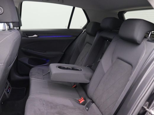 Volkswagen Golf 1.4 eHybrid Style 204 PK DSG Matrix LED, Panoramdak, Achteruitrijcamera, 18" Bergamo, Side Assist... ActivLease financial lease