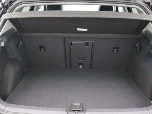 Volkswagen Golf 1.4 eHybrid Style 204 PK DSG Matrix LED, Panoramdak, Achteruitrijcamera, 18" Bergamo, Side Assist... ActivLease financial lease