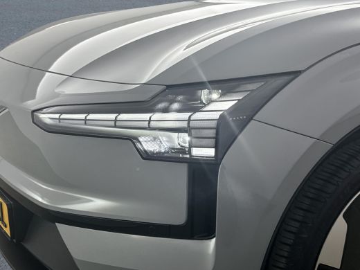 Volvo  EX30 Single Motor Extended Range Plus | Getint glas | Adaptieve cruise | BLIS | Harman Kardon | Keyles... ActivLease financial lease