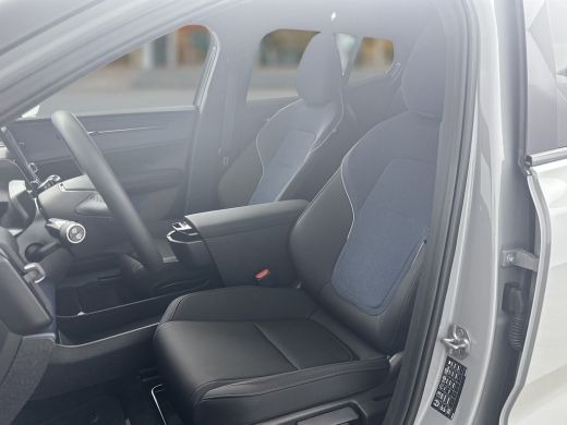 Volvo  EX30 Single Motor Extended Range Plus | Getint glas | Adaptieve cruise | BLIS | Harman Kardon | Keyles... ActivLease financial lease