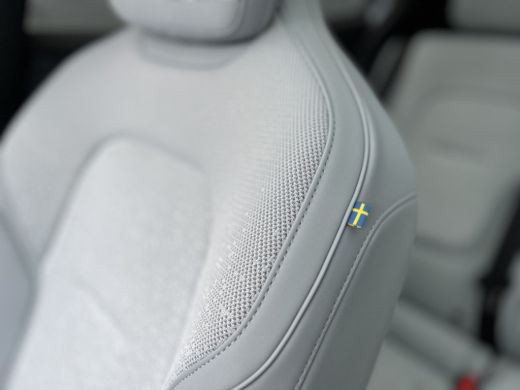 Volvo  EX30 Twin Motor Performance Ultra 69 kWh | 22 kW lader | Achteruitrijcamera | Audio installatie premium ActivLease financial lease