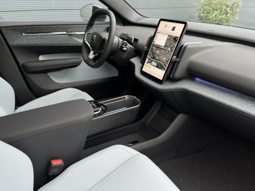 Volvo  EX30 Twin Motor Performance Ultra 69 kWh | 22 kW lader | Achteruitrijcamera | Audio installatie premium ActivLease financial lease