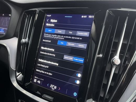 Volvo  V60 Volvo 2.0 T6 Plug-in hybrid AWD Essential Bright | Google | Trekhaak | DAB | ActivLease financial lease