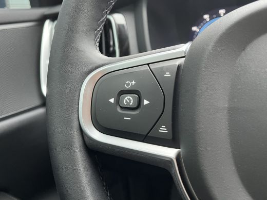 Volvo  V60 Volvo 2.0 T6 Plug-in hybrid AWD Essential Bright | Google | Trekhaak | DAB | ActivLease financial lease