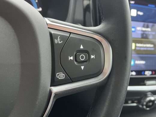 Volvo  V60 Volvo 2.0 T6 Plug-in hybrid AWD Essential Bright | Google | Trekhaak | DAB | ActivLease financial lease
