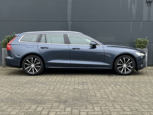 Volvo  V60 Volvo 2.0 T6 Plug-in hybrid AWD Essential Bright | Google | Trekhaak | DAB | ActivLease financial lease