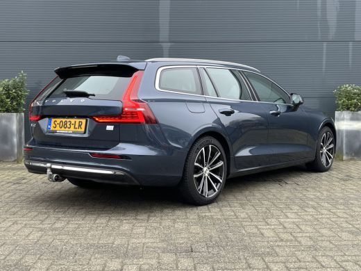 Volvo  V60 Volvo 2.0 T6 Plug-in hybrid AWD Essential Bright | Google | Trekhaak | DAB | ActivLease financial lease