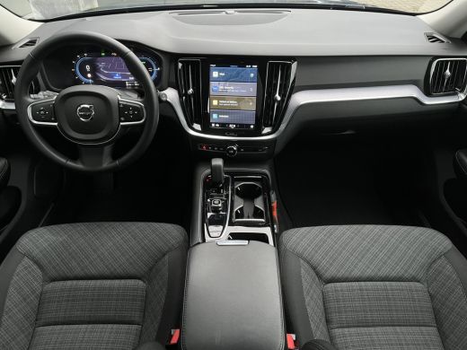 Volvo  V60 Volvo 2.0 T6 Plug-in hybrid AWD Essential Bright | Google | Trekhaak | DAB | ActivLease financial lease