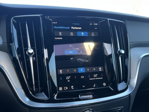 Volvo  V60 Volvo T8 Plug-in hybrid AWD Ultra Dark | Bowers&Wilkins | Trekhaak | 19 Inch | 360 Camera | Gelaa... ActivLease financial lease