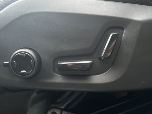 Volvo  XC60 Volvo 2.0 T6 Plug-in hybrid AWD Plus Bright | Achterbank verwarmd | Apple carplay | Cruise contro... ActivLease financial lease