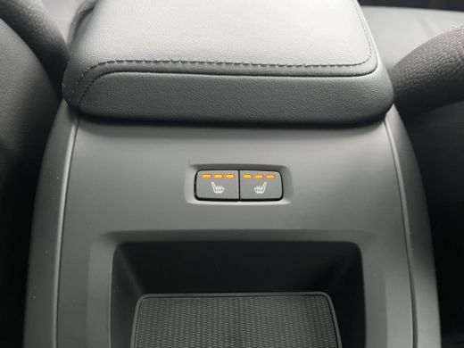Volvo  XC60 Volvo 2.0 T6 Plug-in hybrid AWD Plus Bright | Achterbank verwarmd | Apple carplay | Cruise contro... ActivLease financial lease