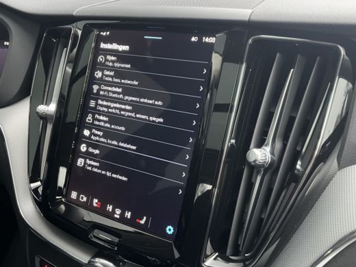 Volvo  XC60 Volvo 2.0 T6 Plug-in hybrid AWD Plus Bright | Achterbank verwarmd | Apple carplay | Cruise contro... ActivLease financial lease