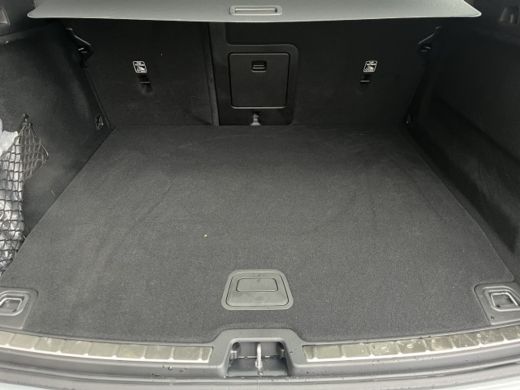 Volvo  XC60 Volvo 2.0 T6 Plug-in hybrid AWD Plus Bright | Achterbank verwarmd | Apple carplay | Cruise contro... ActivLease financial lease