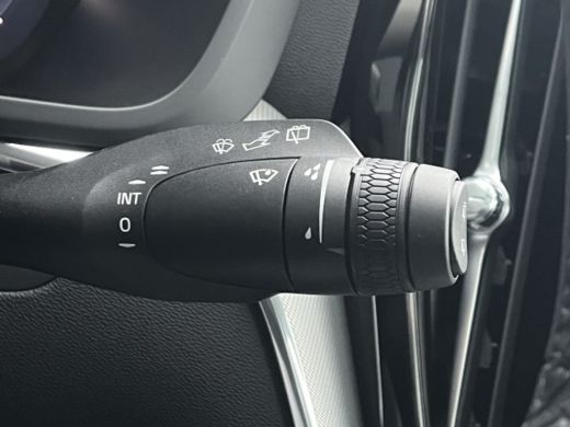 Volvo  XC60 Volvo 2.0 T6 Plug-in hybrid AWD Plus Bright | Achterbank verwarmd | Apple carplay | Cruise contro... ActivLease financial lease