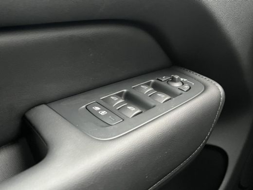 Volvo  XC60 Volvo 2.0 T6 Plug-in hybrid AWD Plus Bright | Achterbank verwarmd | Apple carplay | Cruise contro... ActivLease financial lease