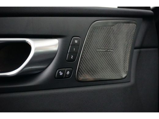 Volvo  XC60 2.0 Recharge T6 AWD Ultimate Bright | Luchtvering | HU-Display | Harman/Kardon | Gelamineerd Glas | ActivLease financial lease