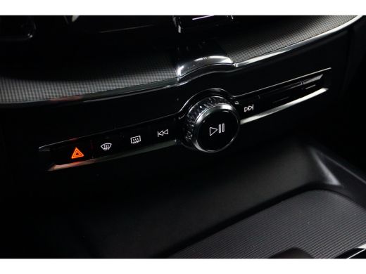 Volvo  XC60 2.0 Recharge T6 AWD Ultimate Bright | Luchtvering | HU-Display | Harman/Kardon | Gelamineerd Glas | ActivLease financial lease