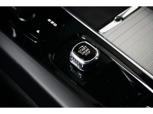 Volvo  XC60 2.0 Recharge T6 AWD Ultimate Bright | Luchtvering | HU-Display | Harman/Kardon | Gelamineerd Glas | ActivLease financial lease