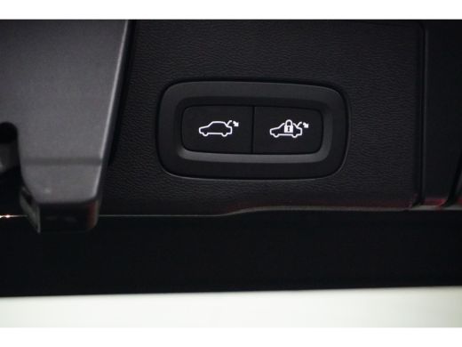 Volvo  XC60 2.0 Recharge T6 AWD Ultimate Bright | Luchtvering | HU-Display | Harman/Kardon | Gelamineerd Glas | ActivLease financial lease