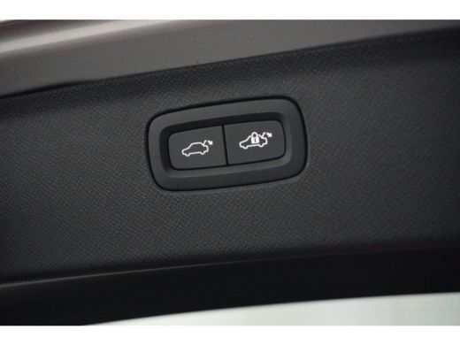 Volvo  XC90 Volvo 2.0 T8 Plug-in hybrid AWD Ultra Dark | Achterbank verwarmd | Audio installatie high end | E... ActivLease financial lease