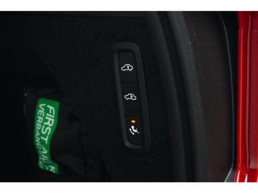 Volvo  XC90 Volvo 2.0 T8 Plug-in hybrid AWD Ultra Dark | Achterbank verwarmd | Audio installatie high end | E... ActivLease financial lease
