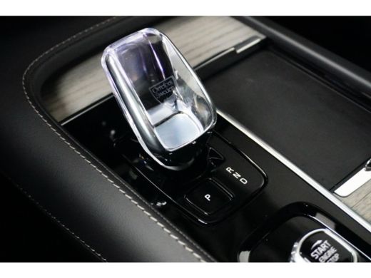 Volvo  XC90 Volvo 2.0 T8 Plug-in hybrid AWD Ultra Dark | Achterbank verwarmd | Audio installatie high end | E... ActivLease financial lease
