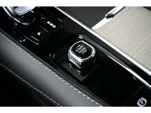 Volvo  XC90 Volvo 2.0 T8 Plug-in hybrid AWD Ultra Dark | Achterbank verwarmd | Audio installatie high end | E... ActivLease financial lease