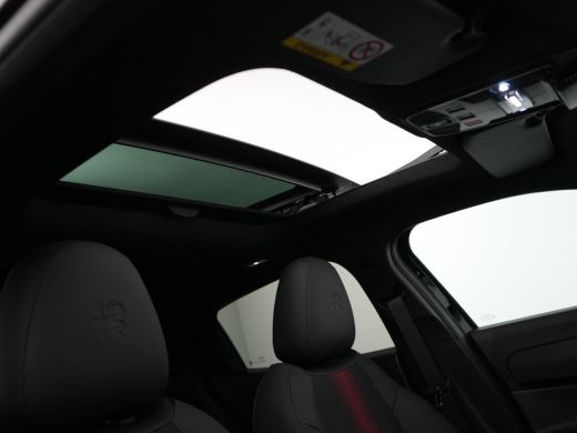 Alfa Romeo Junior Alfa Romeo Elettrica Speciale 54 kWh | Achteruitrijcamera | Apple Carplay/Android Auto|telefoonin... ActivLease financial lease