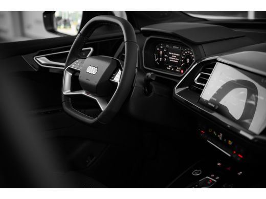 Audi Q4 e-tron 45 quattro S Edition 82 kWh | Sonos | Trekhaak | Adaptive cruise | Privacy glass | 21" ActivLease financial lease