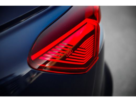 Audi Q4 e-tron 45 quattro S Edition 82 kWh | Sonos | Trekhaak | Adaptive cruise | Privacy glass | 21" ActivLease financial lease
