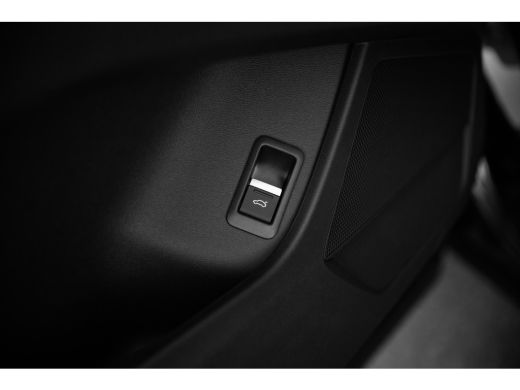 Audi Q4 e-tron 45 quattro S Edition 82 kWh | Sonos | Trekhaak | Adaptive cruise | Privacy glass | 21" ActivLease financial lease