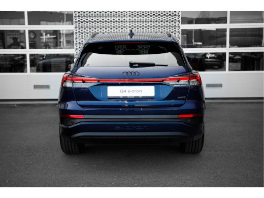 Audi Q4 e-tron 45 quattro S Edition 82 kWh | Sonos | Trekhaak | Adaptive cruise | Privacy glass | 21" ActivLease financial lease