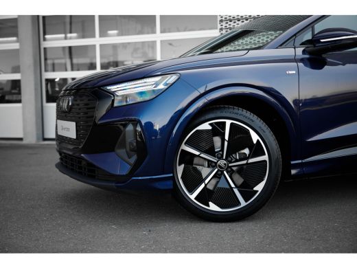 Audi Q4 e-tron 45 quattro S Edition 82 kWh | Sonos | Trekhaak | Adaptive cruise | Privacy glass | 21" ActivLease financial lease