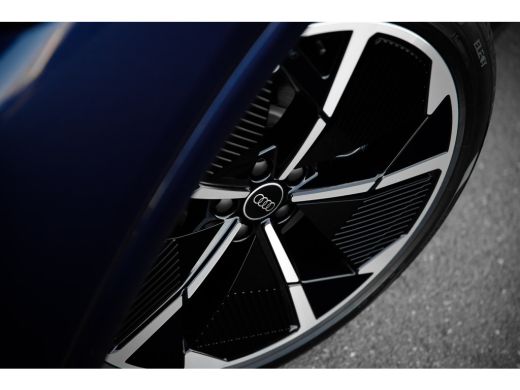 Audi Q4 e-tron 45 quattro S Edition 82 kWh | Sonos | Trekhaak | Adaptive cruise | Privacy glass | 21" ActivLease financial lease