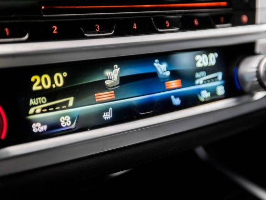 BMW 7 Serie 740d xDrive M Sport High Executive 351Pk automaat (SCHUIFDAK, APPLE CARPLAY, BMW PREMIUM GARANTIE... ActivLease financial lease