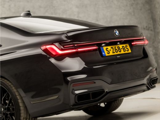 BMW 7 Serie 740d xDrive M Sport High Executive 351Pk automaat (SCHUIFDAK, APPLE CARPLAY, BMW PREMIUM GARANTIE... ActivLease financial lease