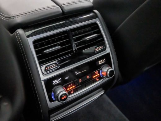 BMW 7 Serie 740d xDrive M Sport High Executive 351Pk automaat (SCHUIFDAK, APPLE CARPLAY, BMW PREMIUM GARANTIE... ActivLease financial lease