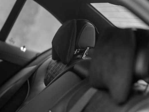 BMW 7 Serie 740d xDrive M Sport High Executive 351Pk automaat (SCHUIFDAK, APPLE CARPLAY, BMW PREMIUM GARANTIE... ActivLease financial lease