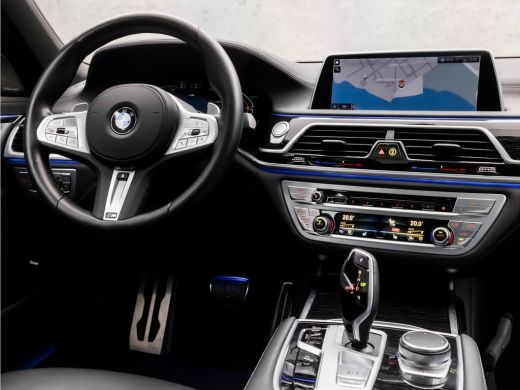 BMW 7 Serie 740d xDrive M Sport High Executive 351Pk automaat (SCHUIFDAK, APPLE CARPLAY, BMW PREMIUM GARANTIE... ActivLease financial lease